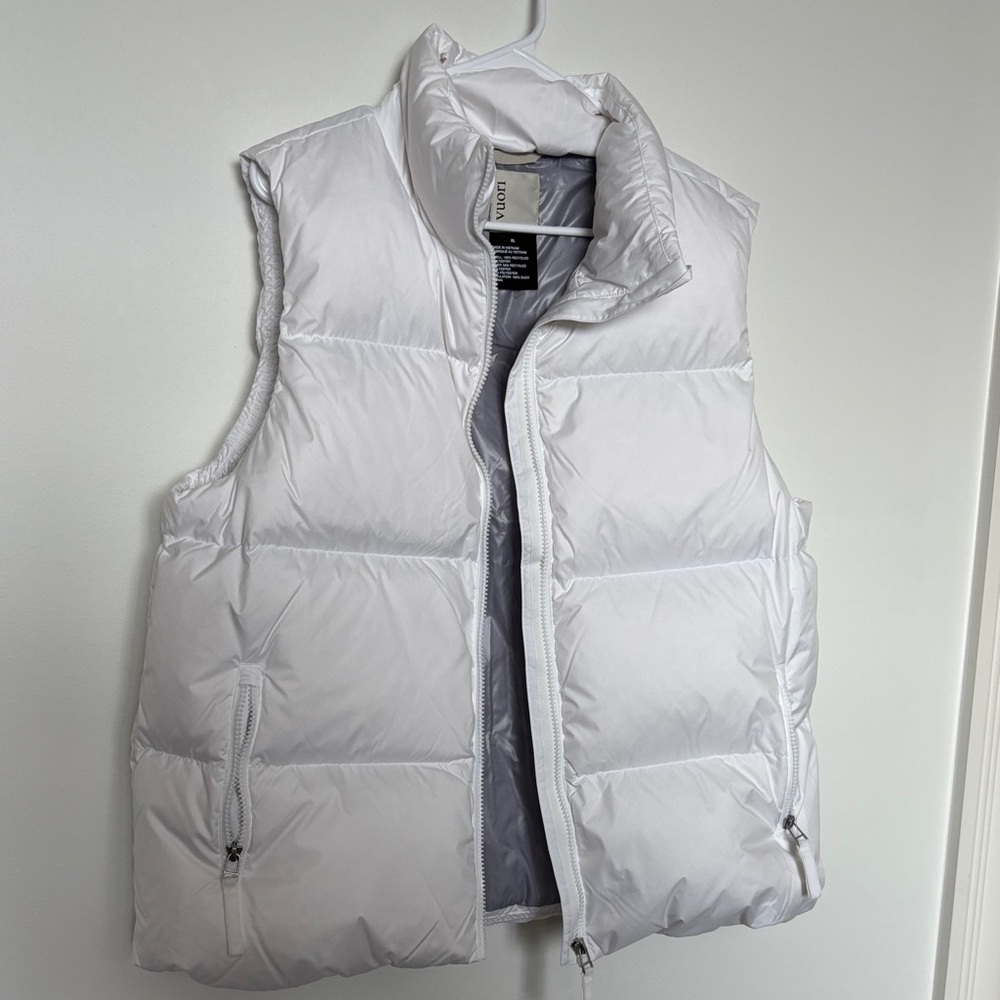 Vuori White Hillside Down Puffer Vest, new with tags - Picture 6 of 8